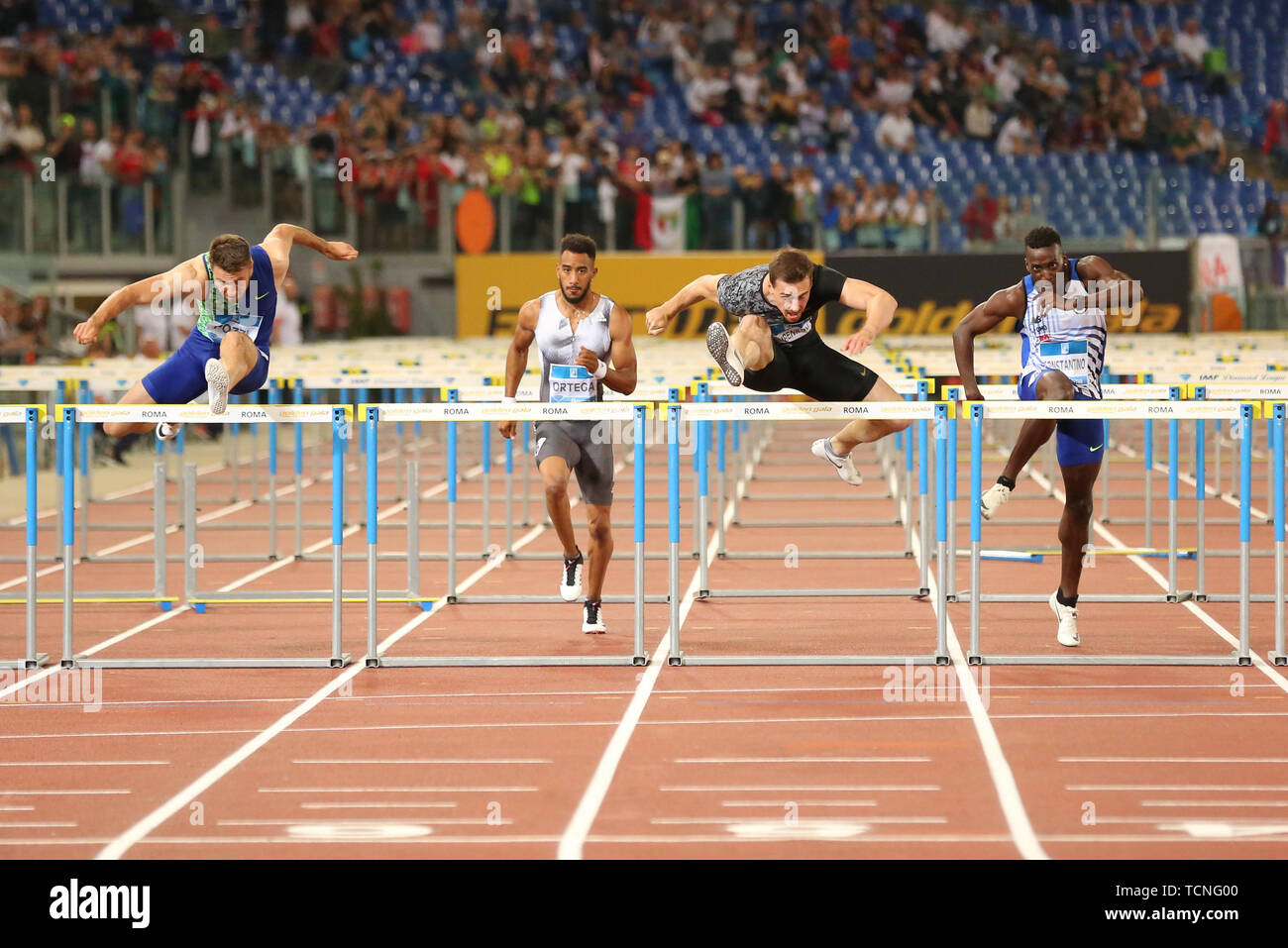 Roma, Italia - Jun 06: Sergey Shubenkov, Andrew Pozzi e Gabriel Constantino competere in Uomini 110m ostacoli evento durante la IAAF Diamond League 2019 Foto Stock