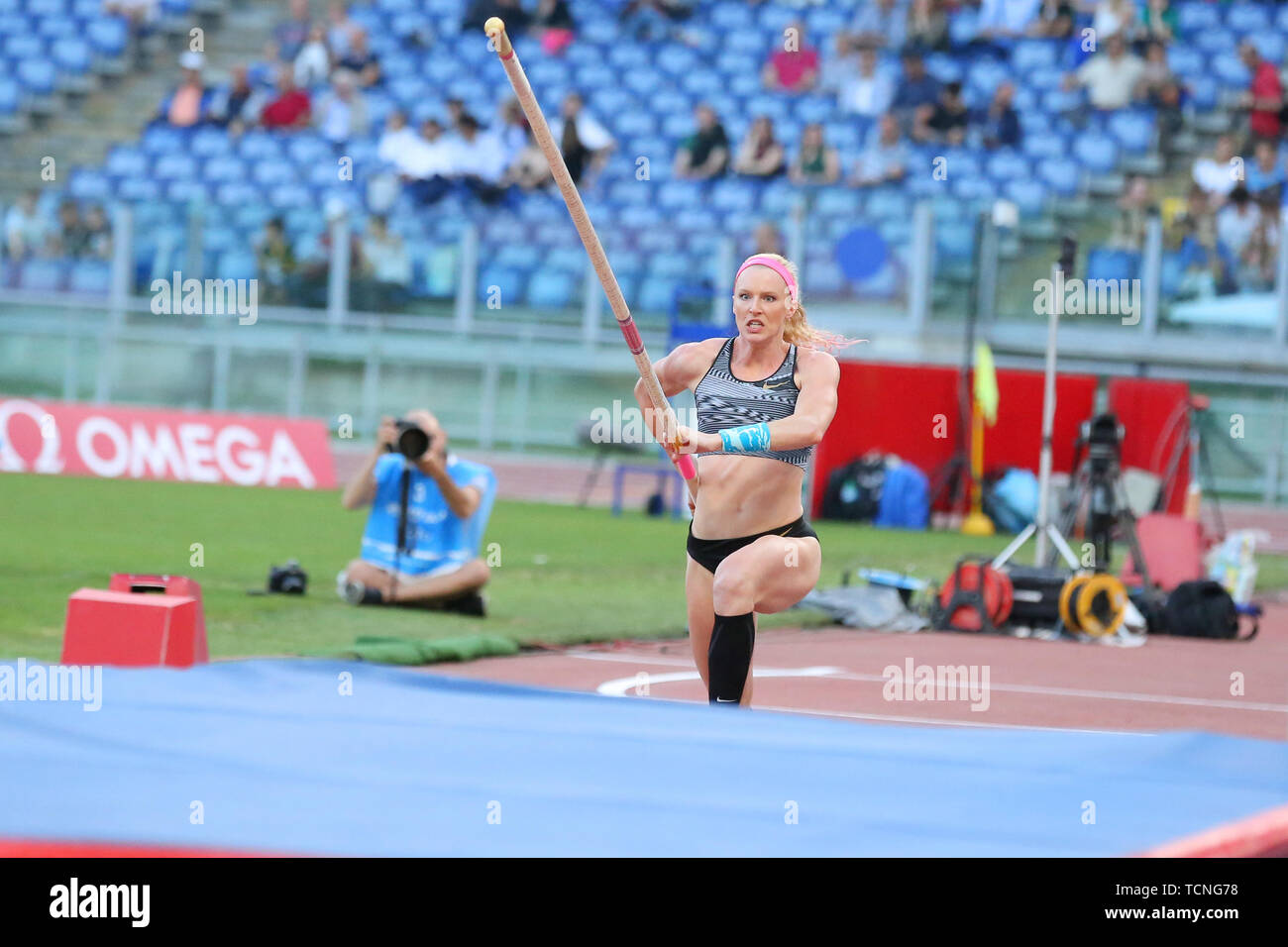 Roma, Italia - Jun 06: Sandi Morris DI STATI UNITI D'AMERICA compete in donne caso Pole Vault durante la IAAF Diamond League 2019 Golden Gala Pietro Mennea a Roma Foto Stock