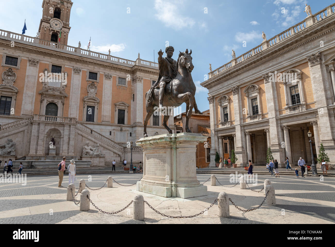 Roma, Italia - 23 Giugno 2018: vista panoramica del Capitolium o il Campidoglio è uno dei sette colli di Roma e la statua equestre di Marco Aurelio è Foto Stock