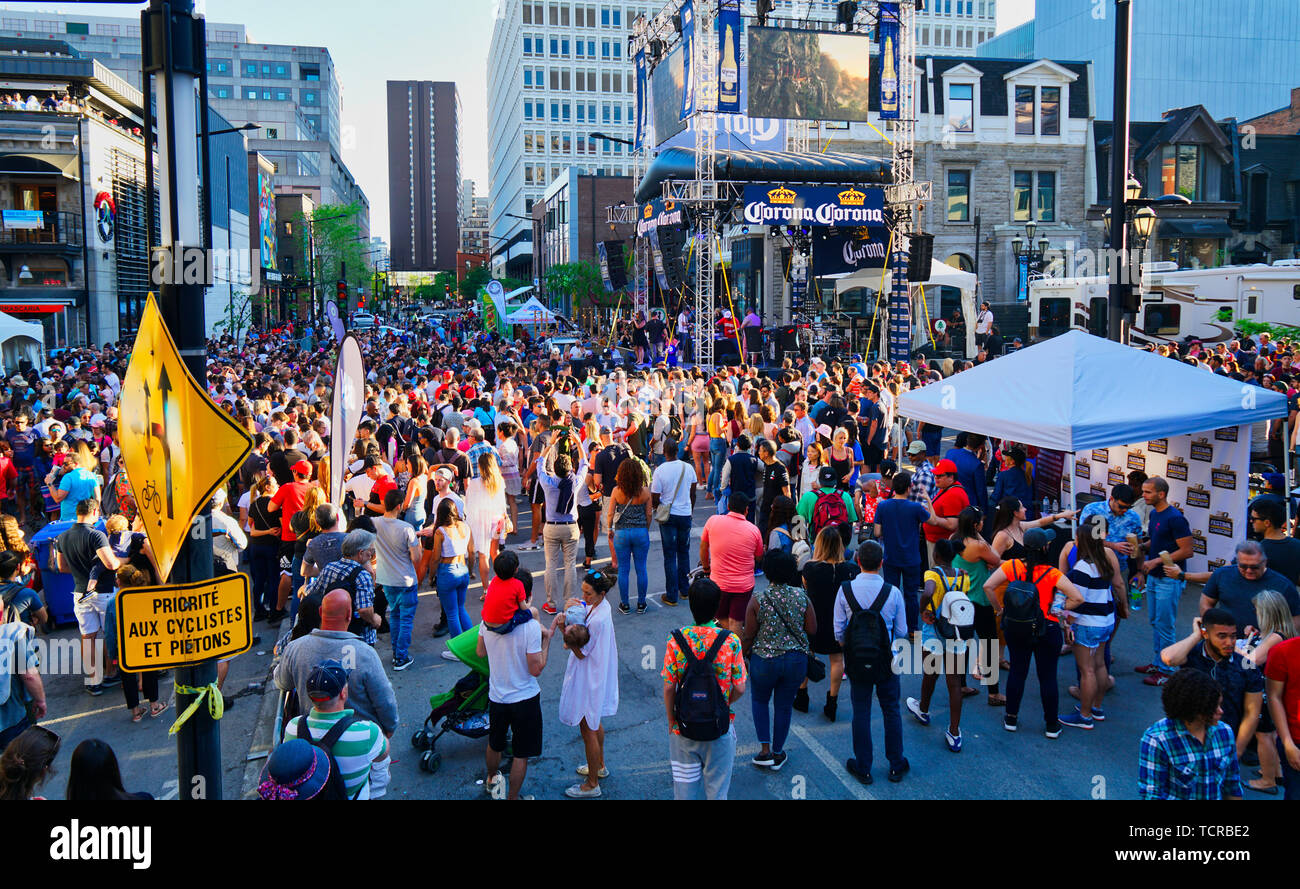 Montreal, Canada,Giugno 8, 2019.La folla di persone per il Crescent Street F1 delle parti a Montreal, Quebec, Canada.Credit:Mario Beauregard/Alamy Live News Foto Stock