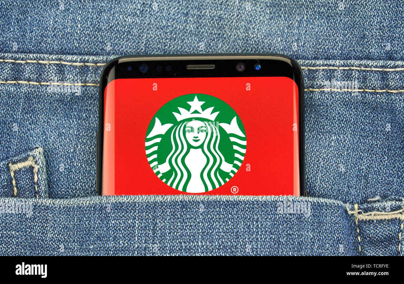 MONTREAL, Canada - 23 dicembre 2018: Starbucks android app e logo sul Samsung s8 schermo. Starbucks Corporation è un american coffee company e COF Foto Stock