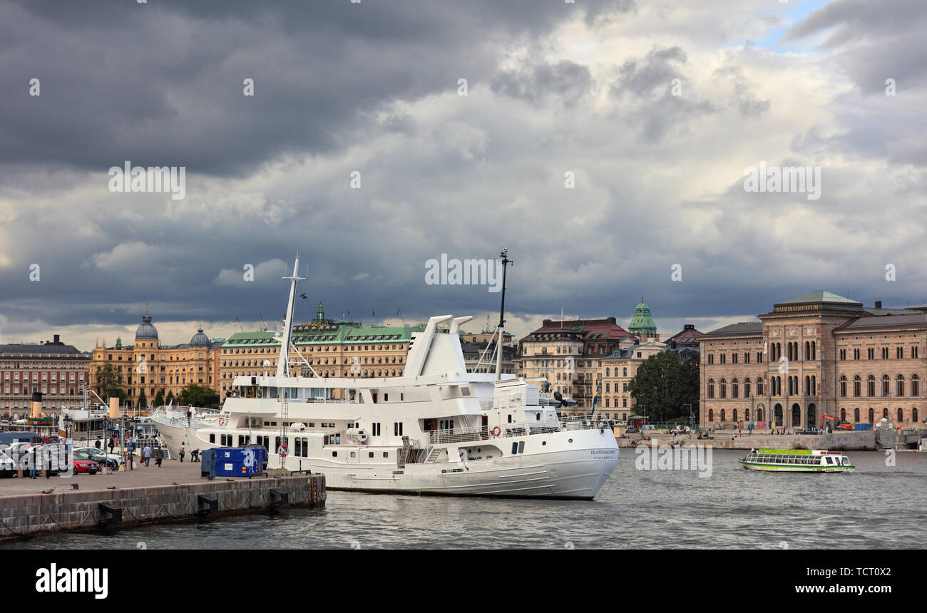 Parcheggio Teaterskeppet a Skeppsbron vicino a Gamla Stan, Stoccolma Foto Stock