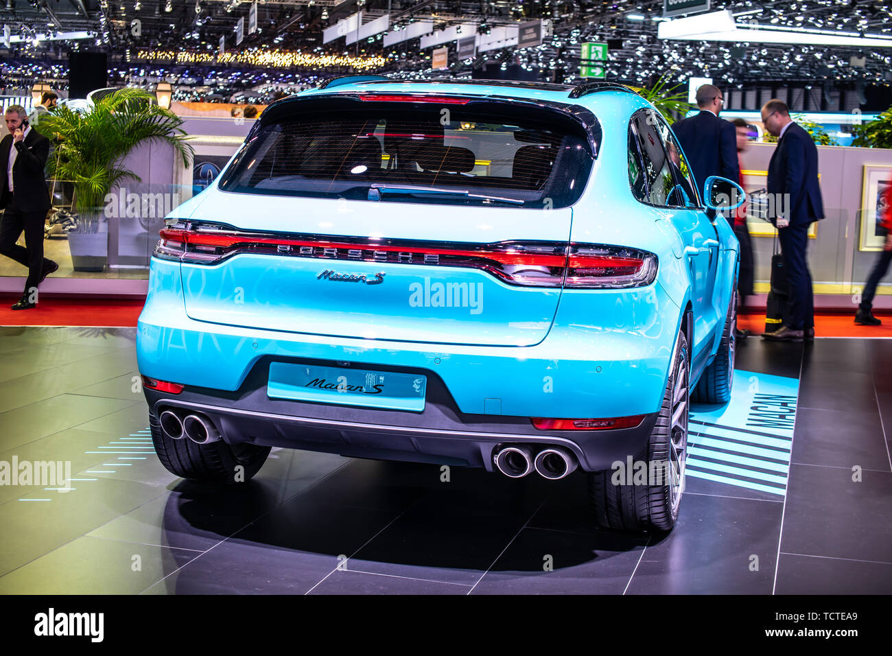 Ginevra, Svizzera, Marzo 05, 2019: tutti i nuovi blue Porsche Macan S modello 2019 a Ginevra International Motor Show, CUV prodotta da Porsche Foto Stock