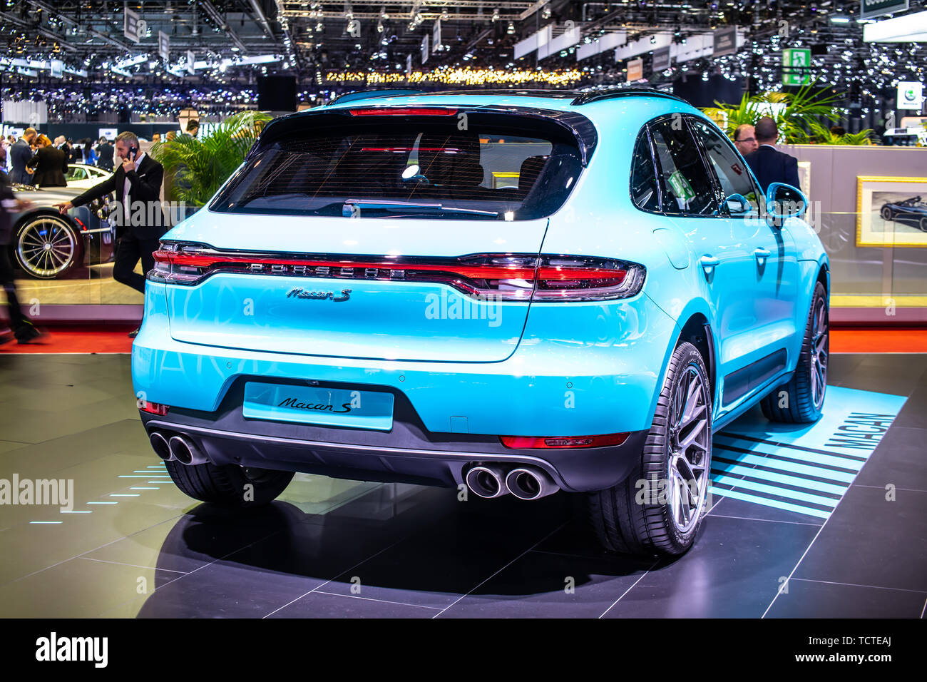 Ginevra, Svizzera, Marzo 05, 2019: tutti i nuovi blue Porsche Macan S modello 2019 a Ginevra International Motor Show, CUV prodotta da Porsche Foto Stock