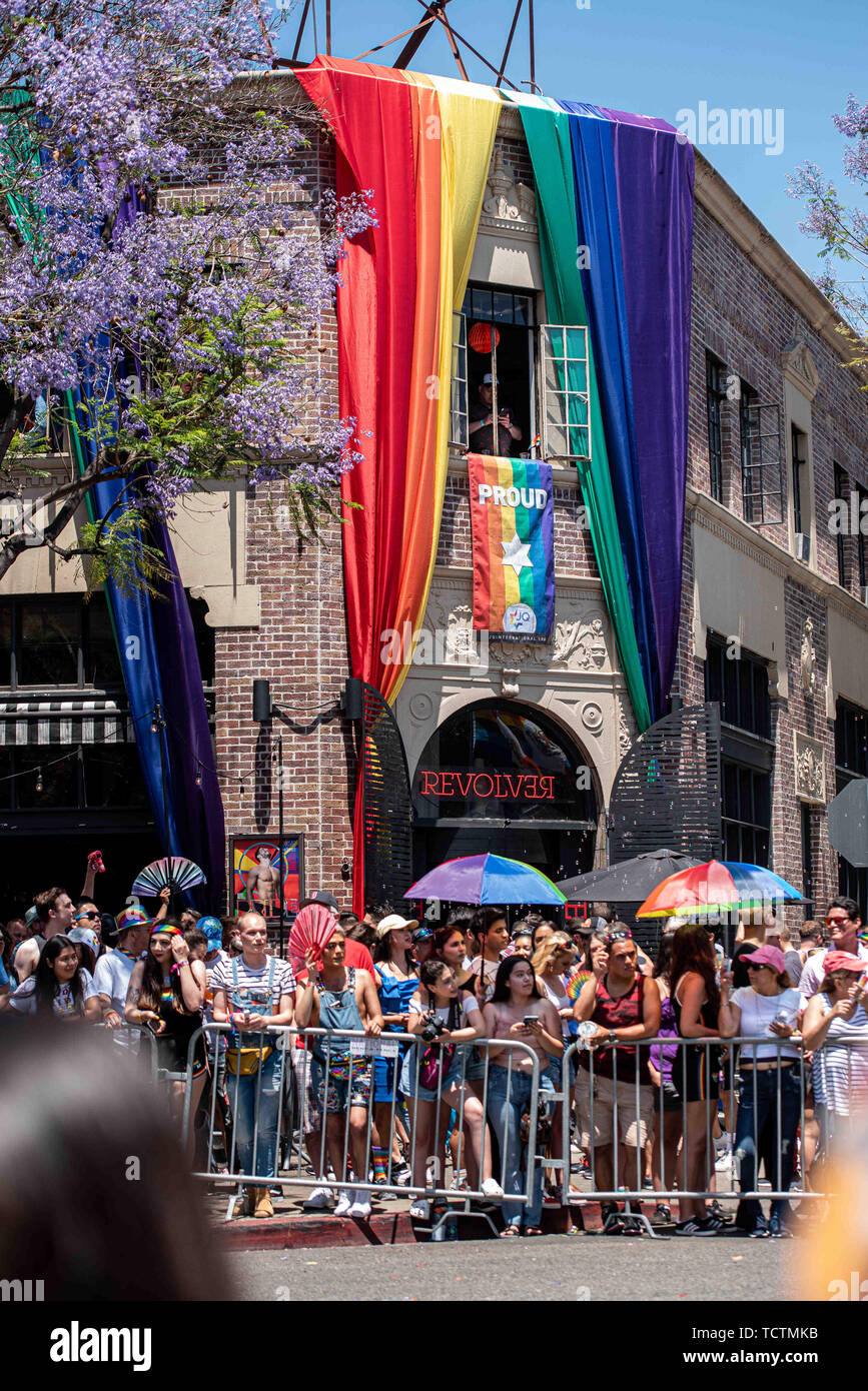 West Hollywood, California, Stati Uniti d'America. Il 9 giugno, 2019. Persone celebrare presso il La Pride Parade in West Hollywood, California, domenica 9 giugno. Credito: Justin L. Stewart/ZUMA filo/Alamy Live News Foto Stock