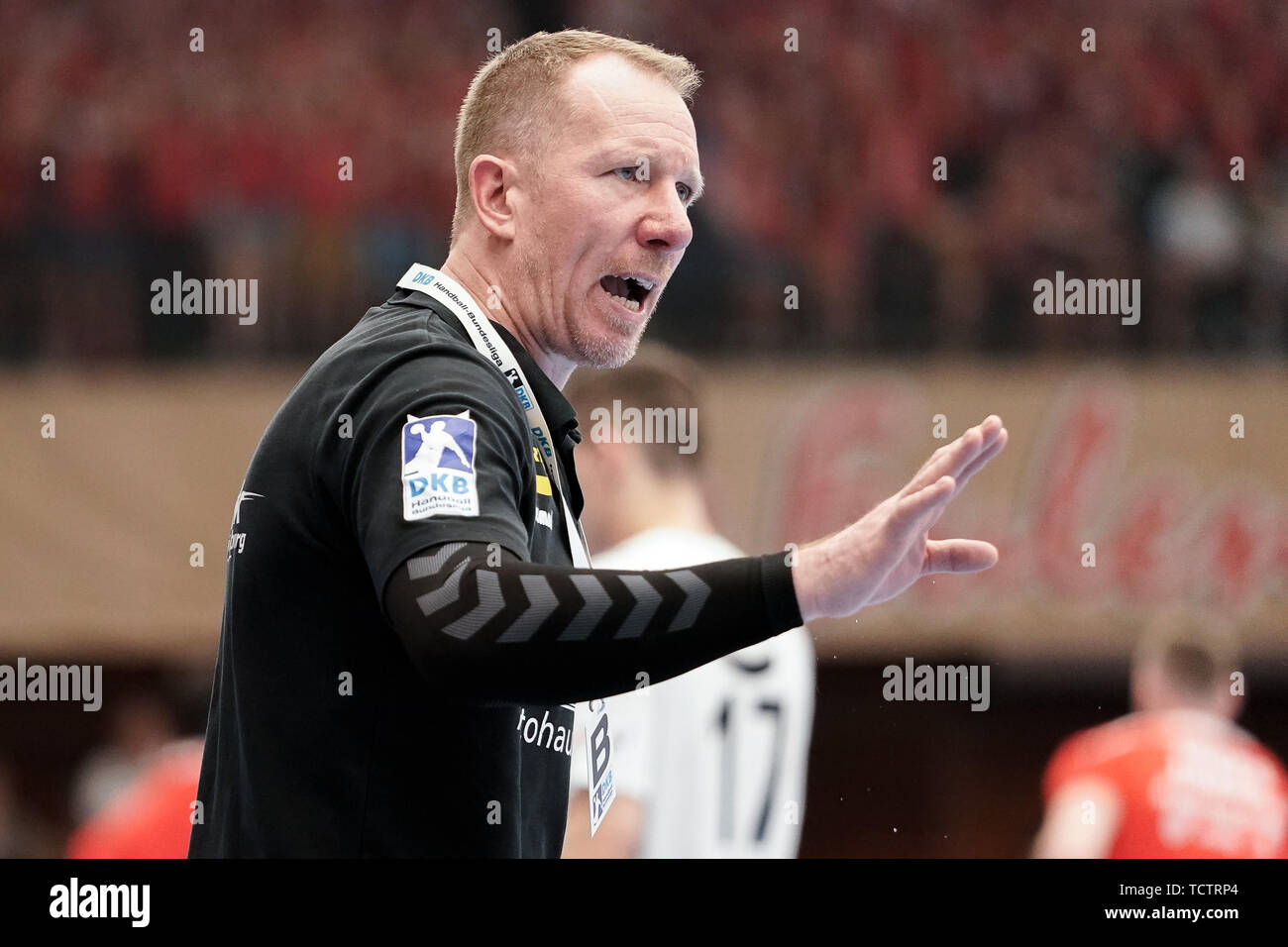 Frank Carstens (pullman, head coach, GWD), fornisce istruzioni, gesticulates, gesticulate con i bracci, dà istruzioni, gesticulate, immagine singola, azione, azione, 09.06.2019, Ludwigshafen am Rhein, pallamano, DKB Bundesliga, TSG Ludwigshafen-Friesenheim (Die Civette) - TSV GWD Minden | Utilizzo di tutto il mondo Foto Stock