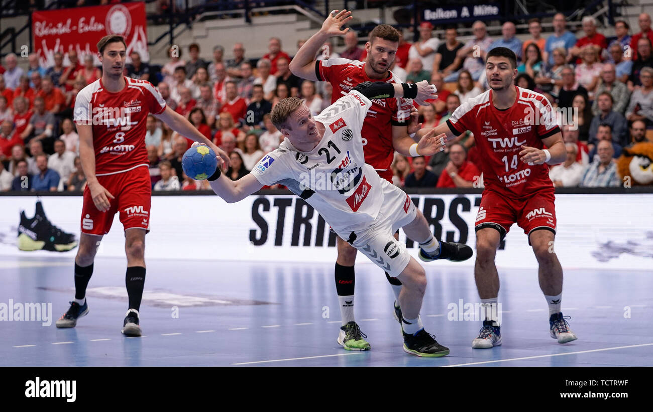Da sinistra: Gunnar Dietrich (Le civette, 8), Magnus Gullerud (GWD, 21), Kai Dippe (Le civette, 43), Massimiliano Haider (Le civette, 14), azione, azione, gioco scena, 09.06.2019, Ludwigshafen am Rhein, pallamano, DKB Bundesliga, TSG Ludwigshafen-Friesenheim (Civette) - TSV GWD Minden | Utilizzo di tutto il mondo Foto Stock