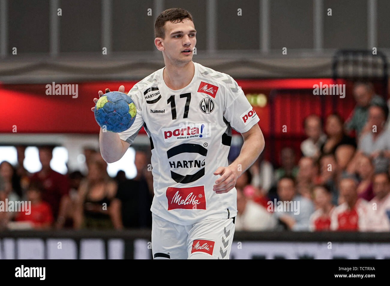 Aliaksandr Padshyvalau (GWD, 17), sulla sfera, scatto singolo, azione, azione, 09.06.2019, Ludwigshafen am Rhein, pallamano, DKB Bundesliga, TSG Ludwigshafen-Friesenheim (civette) - TSV GWD Minden | Utilizzo di tutto il mondo Foto Stock