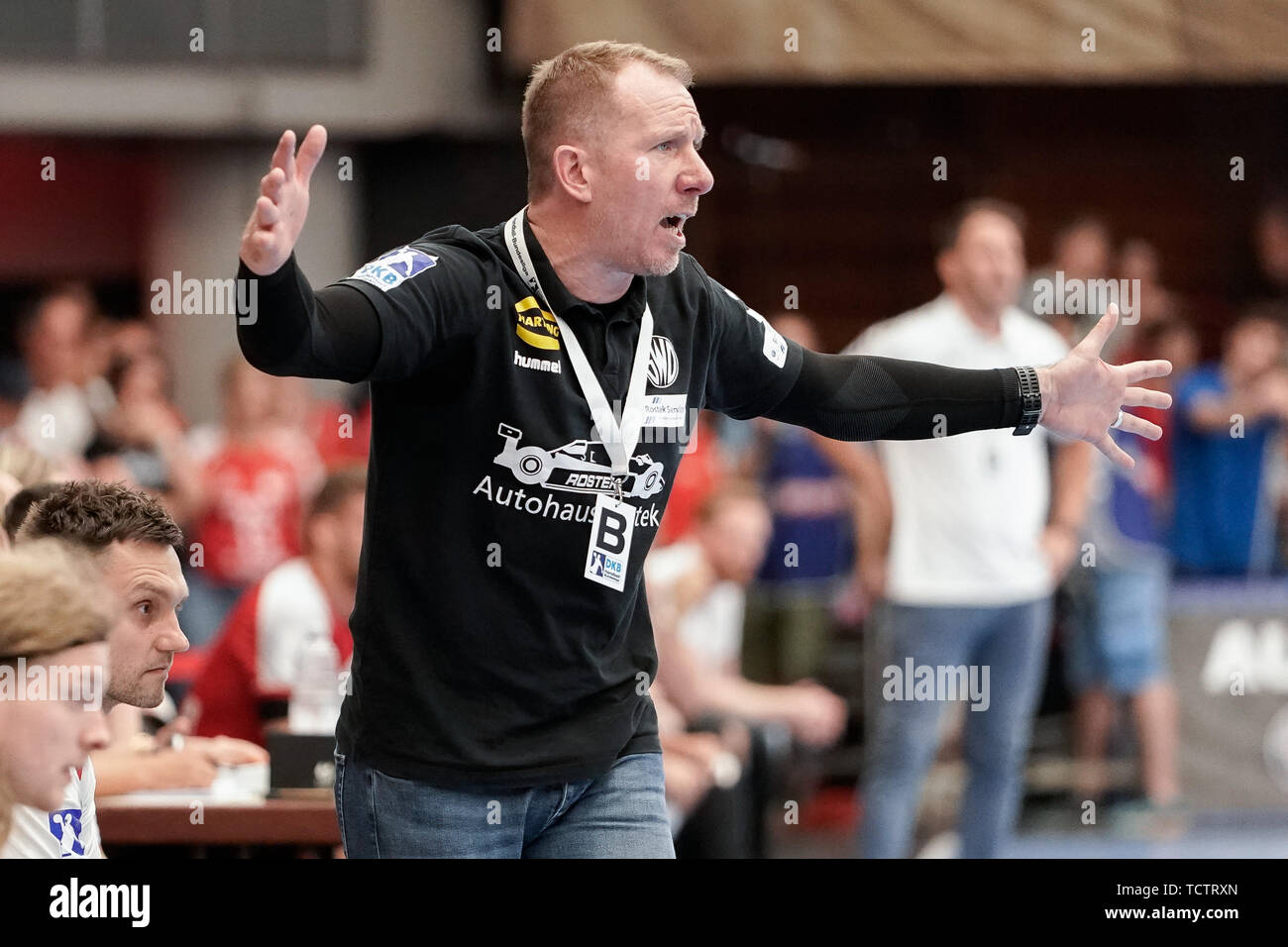 Frank Carstens (pullman, head coach, GWD), fornisce istruzioni, gesticulates, gesticulate con i bracci, dà istruzioni, gesticulate, immagine singola, azione, azione, 09.06.2019, Ludwigshafen am Rhein, pallamano, DKB Bundesliga, TSG Ludwigshafen-Friesenheim (Die Civette) - TSV GWD Minden | Utilizzo di tutto il mondo Foto Stock