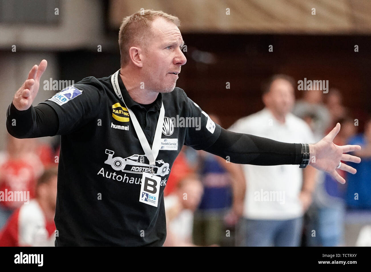 Frank Carstens (pullman, head coach, GWD), fornisce istruzioni, gesticulates, gesticulate con i bracci, dà istruzioni, gesticulate, immagine singola, azione, azione, 09.06.2019, Ludwigshafen am Rhein, pallamano, DKB Bundesliga, TSG Ludwigshafen-Friesenheim (Die Civette) - TSV GWD Minden | Utilizzo di tutto il mondo Foto Stock