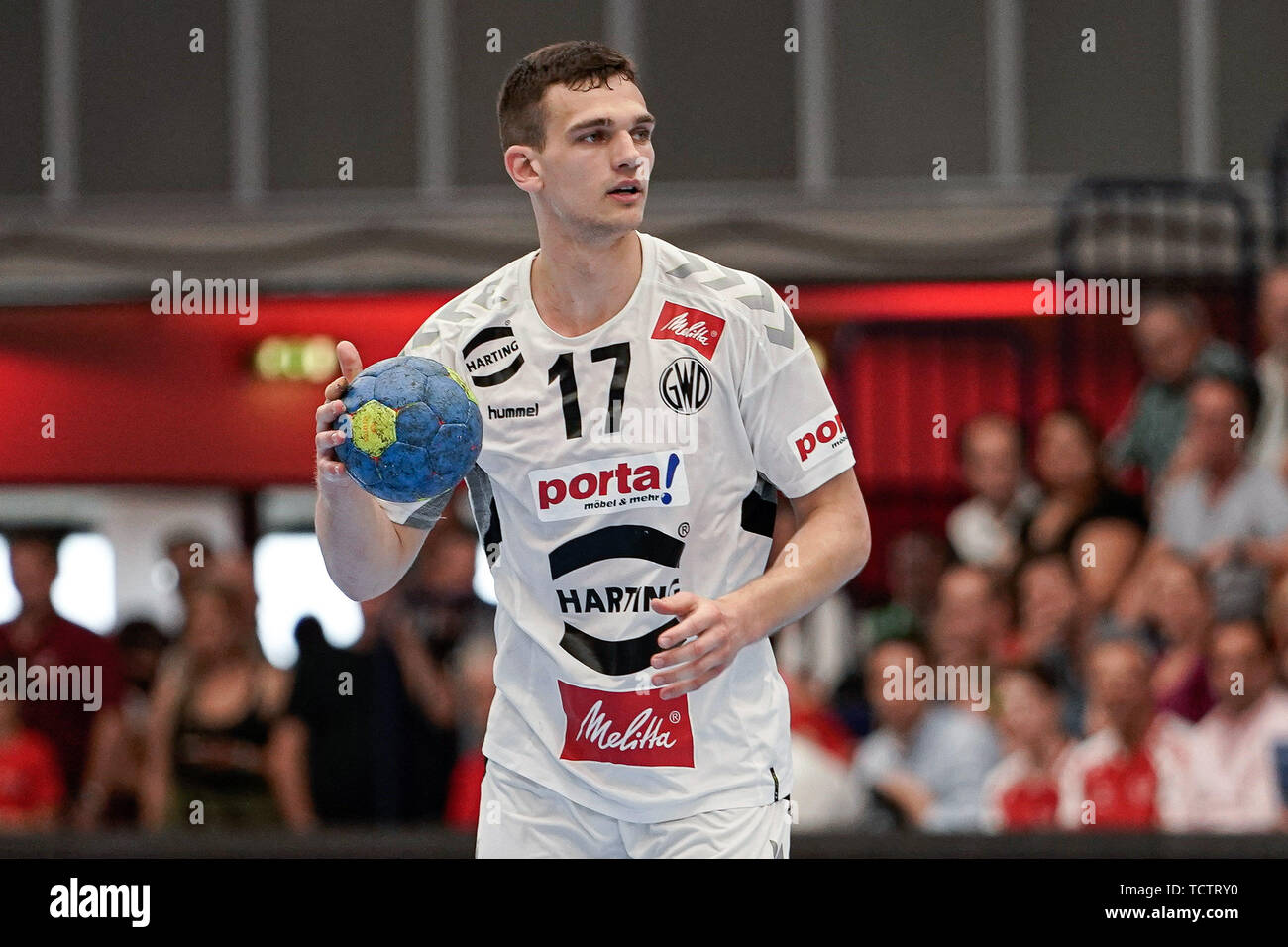 Aliaksandr Padshyvalau (GWD, 17), sulla sfera, scatto singolo, azione, azione, 09.06.2019, Ludwigshafen am Rhein, pallamano, DKB Bundesliga, TSG Ludwigshafen-Friesenheim (civette) - TSV GWD Minden | Utilizzo di tutto il mondo Foto Stock