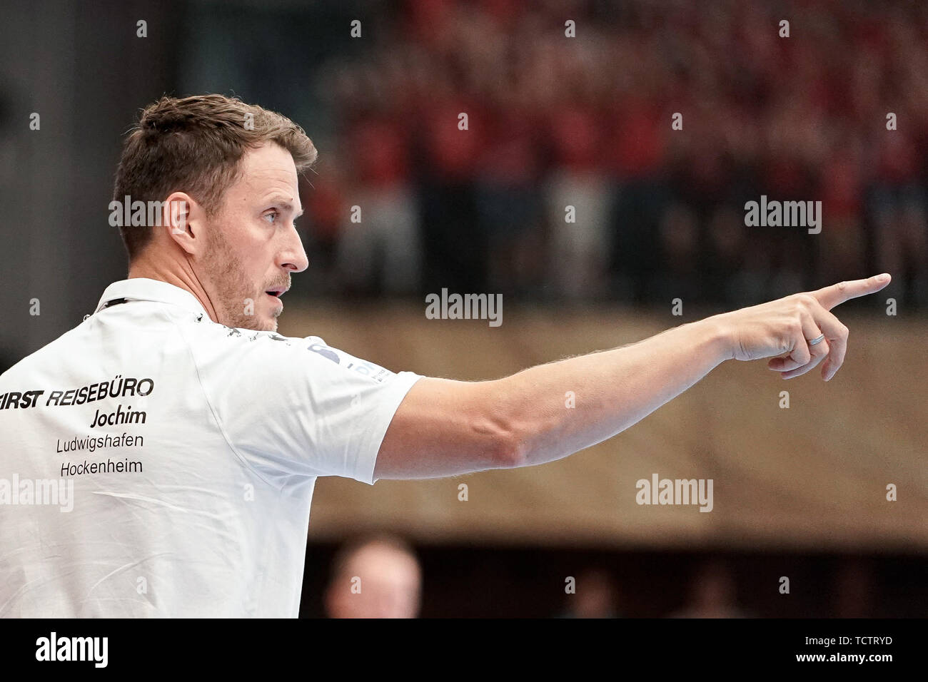 Benjamin Matschke (Ben Matschke, pullman, head coach, Civette), fornisce istruzioni, gesticulates, gesticulate con i poveri, dà istruzioni, gesticulate, immagine singola, azione, azione, 09.06.2019, Ludwigshafen am Rhein, pallamano, DKB Bundesliga, TSG Ludwigshafen -Friesenheim (Civette) - TSV GWD Minden | Utilizzo di tutto il mondo Foto Stock