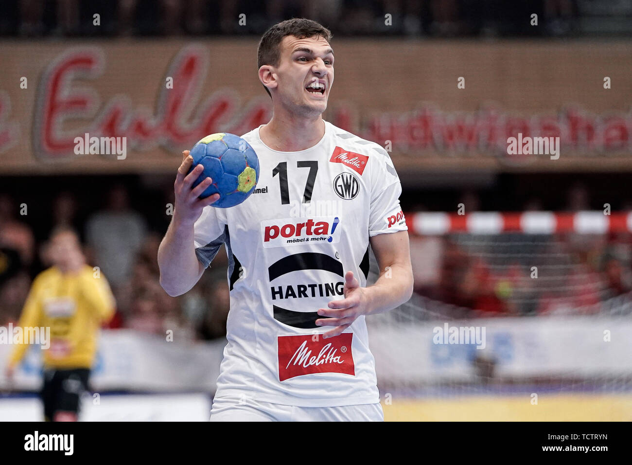 Aliaksandr Padshyvalau (GWD, 17), sulla sfera, scatto singolo, azione, azione, 09.06.2019, Ludwigshafen am Rhein, pallamano, DKB Bundesliga, TSG Ludwigshafen-Friesenheim (civette) - TSV GWD Minden | Utilizzo di tutto il mondo Foto Stock