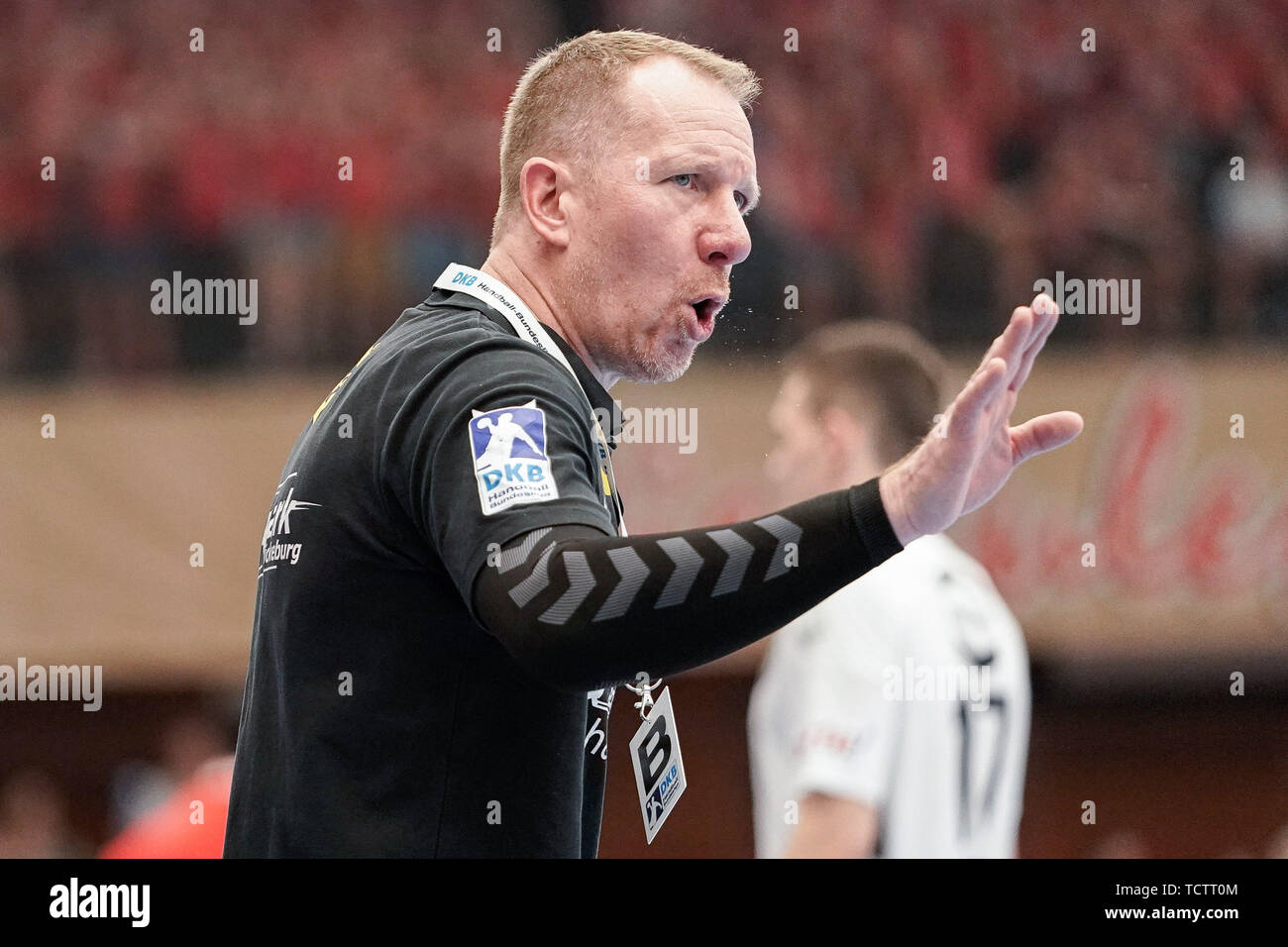 Frank Carstens (pullman, head coach, GWD), fornisce istruzioni, gesticulates, gesticulate con i bracci, dà istruzioni, gesticulate, immagine singola, azione, azione, 09.06.2019, Ludwigshafen am Rhein, pallamano, DKB Bundesliga, TSG Ludwigshafen-Friesenheim (Die Civette) - TSV GWD Minden | Utilizzo di tutto il mondo Foto Stock