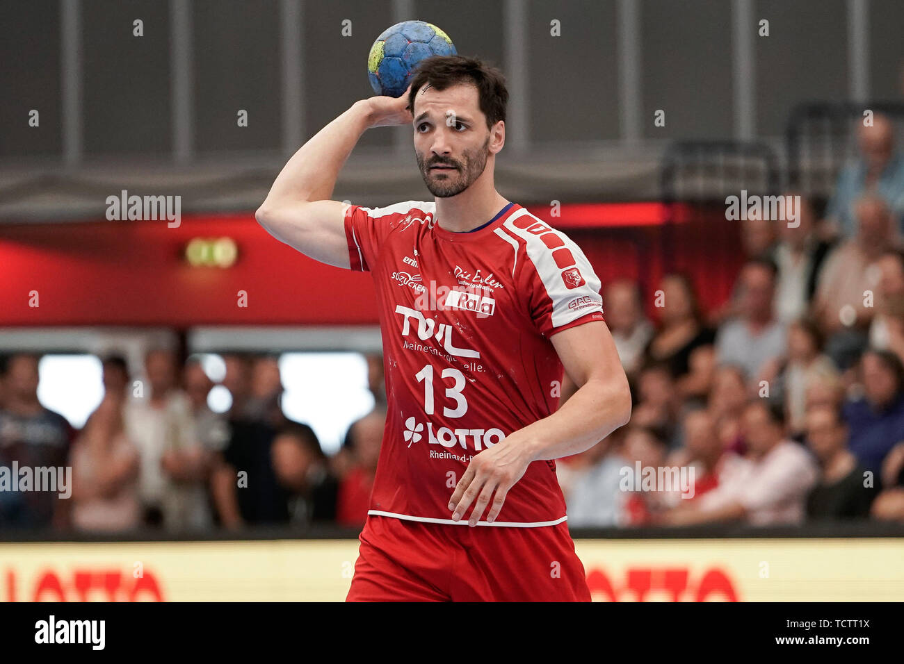 David Spiler (Le civette, 13), sulla sfera, immagine singola, azione, azione, 09.06.2019, Ludwigshafen am Rhein, pallamano, DKB Bundesliga, TSG Ludwigshafen-Friesenheim (Civette) - TSV GWD Minden | Utilizzo di tutto il mondo Foto Stock