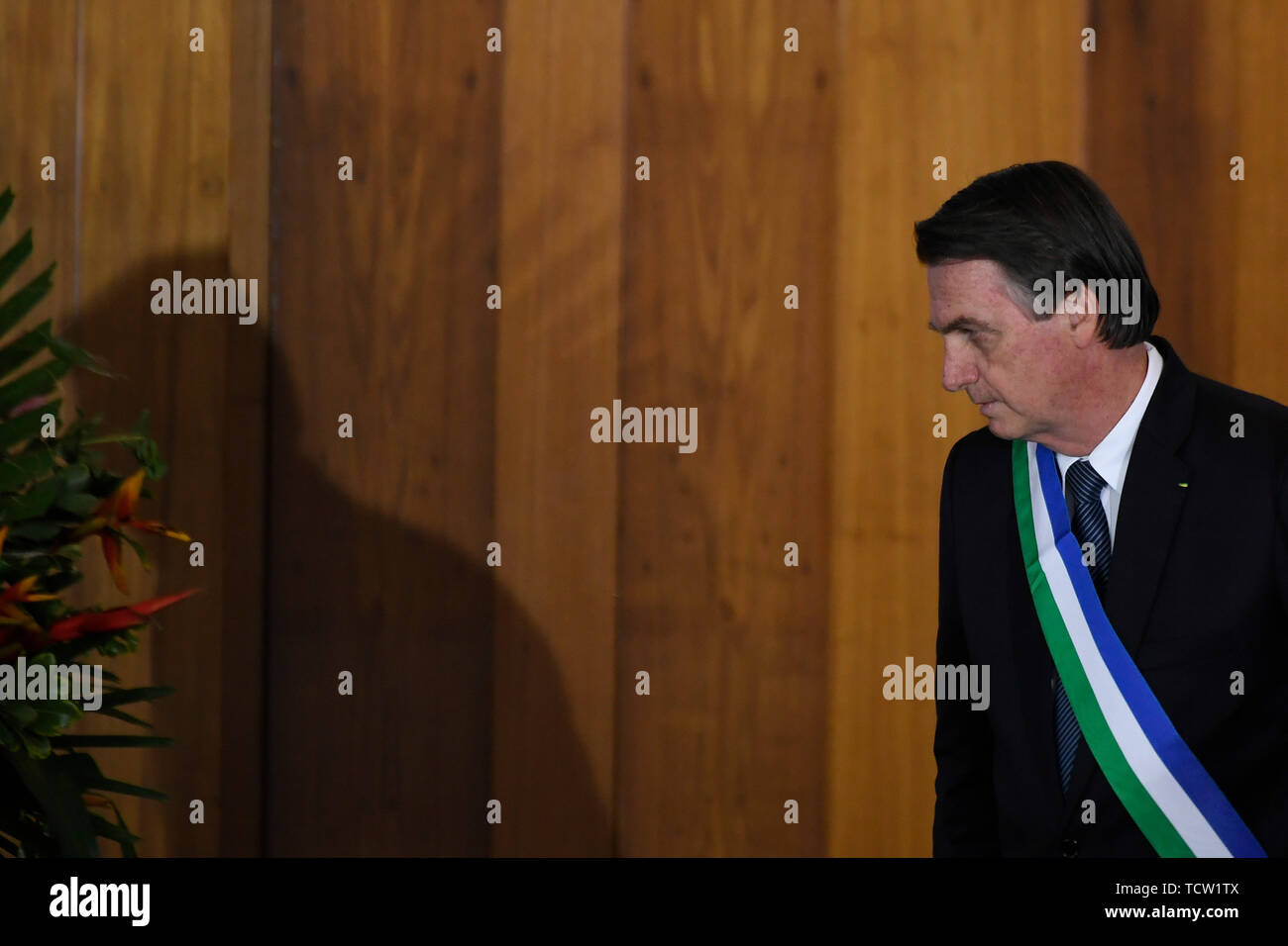 Brasilia, Brasile. Decimo Giugno, 2019. DF - Brasilia - 10/06/2019 - 20 anni di ministero della Difesa - Presidente della Repubblica Jair Bolsonaro durante una cerimonia per commemorare il ventesimo anniversario del Ministero della Difesa foto: Mateus Bonomi/AGIF Credito: AGIF/Alamy Live News Foto Stock