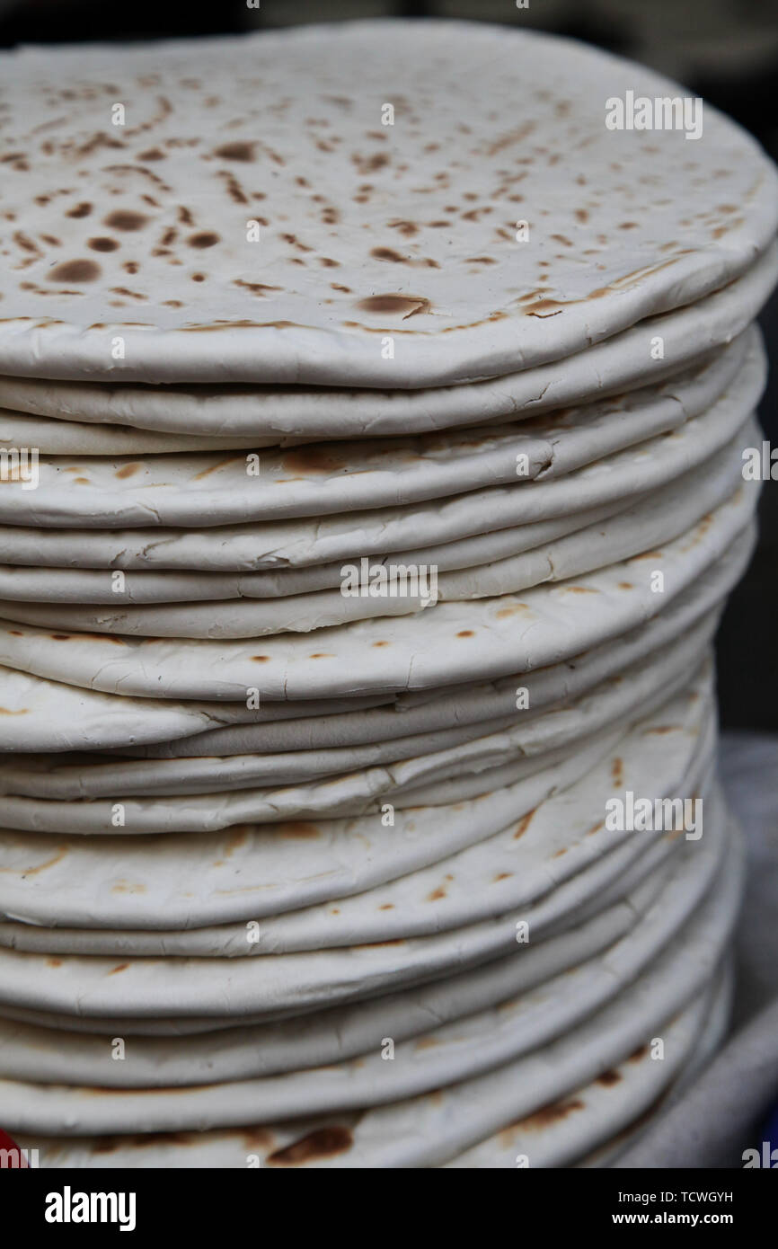 Pot caschi, stato secco pentola grande caschi, grandi torte Foto Stock