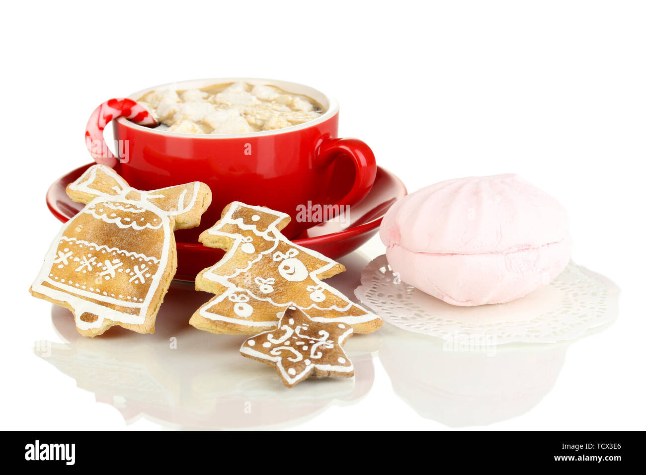 Tazza di caffè con dolcezza di Natale isolato su bianco Foto Stock