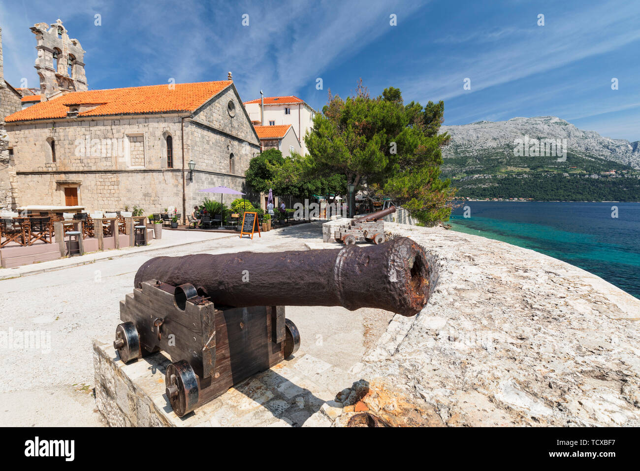 Vecchio cannoni, la vecchia città di Korcula, Isola di Korcula, Mare Adriatico, Dalmazia, Croazia, Europa Foto Stock