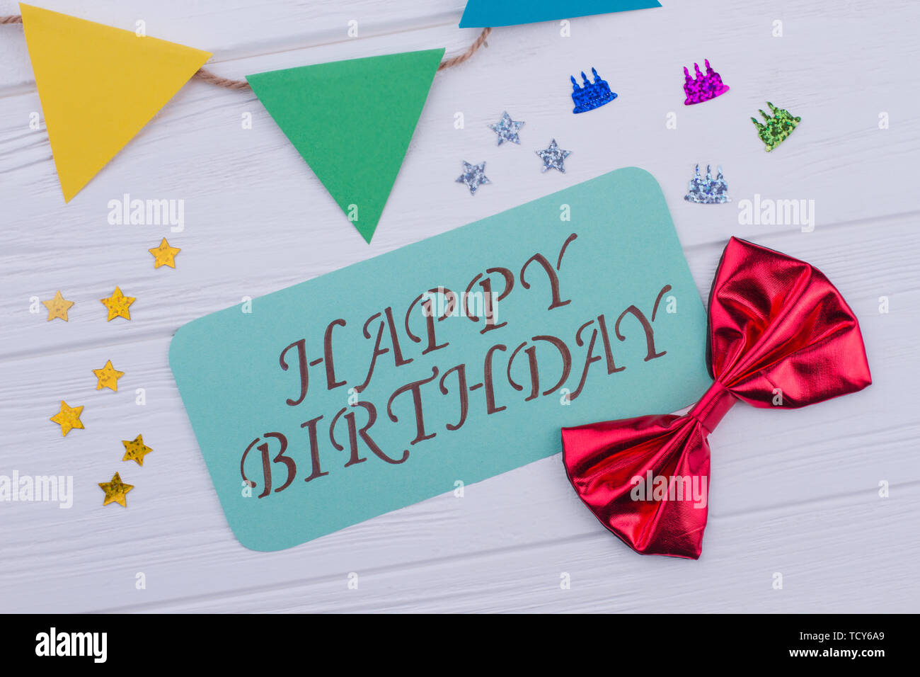 Happy Birthday card e accessori coloful. Foto Stock