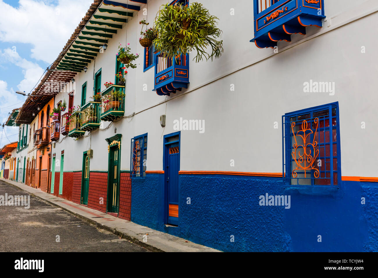 Colorate strade di Salamina Caldas in Colombia Sud America Foto Stock