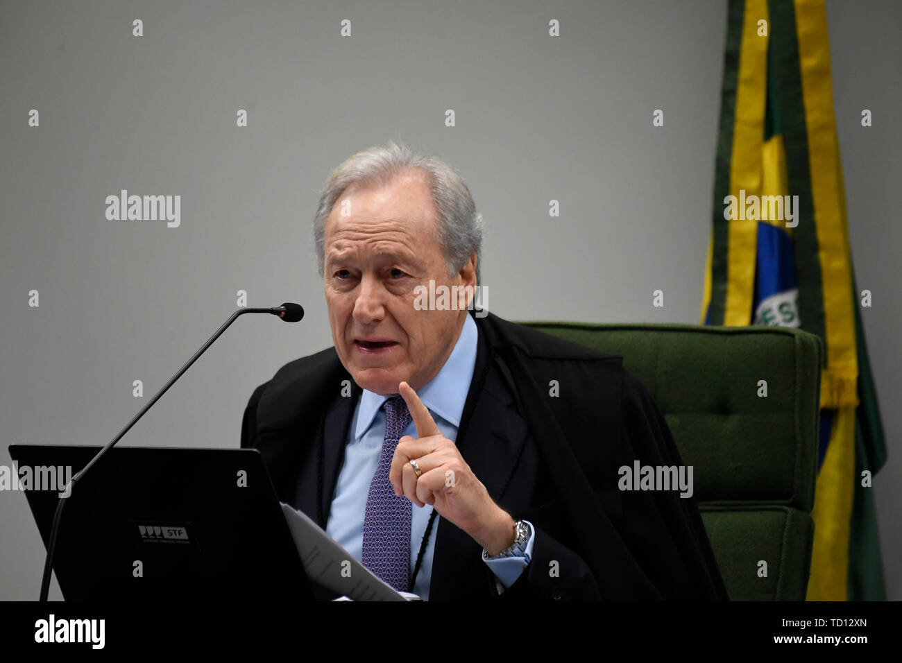 Brasilia, Brasile. 11 Giugno, 2019. DF - Brasilia - 06/11/2019 - Secondo pannello di STF giudici di Lula il libertà - Ricardo LEWANDOWSKI, Presidente del secondo pannello del Supremo Tribunale Federale (STF), durante la prova di questo Martedì, luglio 11, un collettivo di habeas corpus che chiede il rilascio di tutti i reus in seconda istanza. È in programma anche una domanda di habeas corpus dall ex Presidente Lula, che contesta la decisione del ministro Fischer Felix del STJ. Foto: Mateus Bonomi/AGIF Credito: AGIF/Alamy Live News Foto Stock