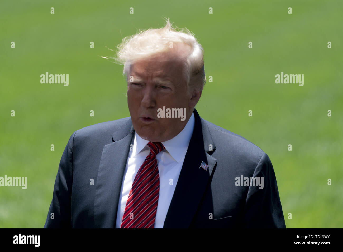 Washington, Distretto di Columbia, Stati Uniti d'America. 11 Giugno, 2019. Presidente Donald Trump parla ai giornalisti a South Lawn della Casa Bianca prima di salire a bordo di un Marine e voce a Iowa, 11 giugno 2019 il credito: Douglas Christian/ZUMA filo/Alamy Live News Foto Stock