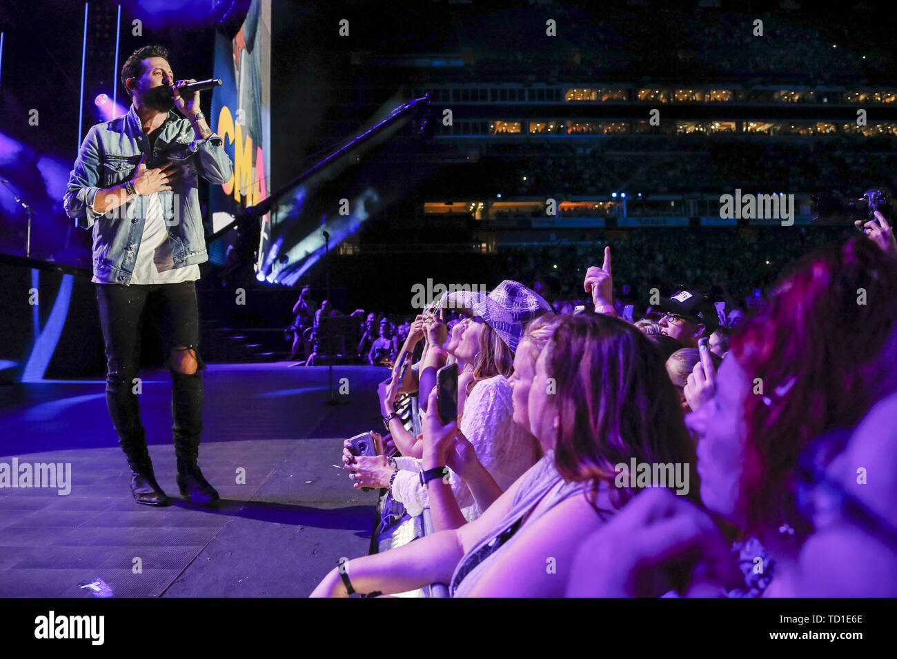 Giugno 9, 2019 - Nashville, Tennessee, Stati Uniti - 09 Giugno 2019 - Nashville, Tennessee - Matteo Ramsey,Old Dominion. 2019 CMA Music Fest concerto serale tenutosi a Nissan Stadium. Photo credit: Federico Breedon/AdMedia (credito Immagine: © Federico Breedon/AdMedia via ZUMA filo) Foto Stock