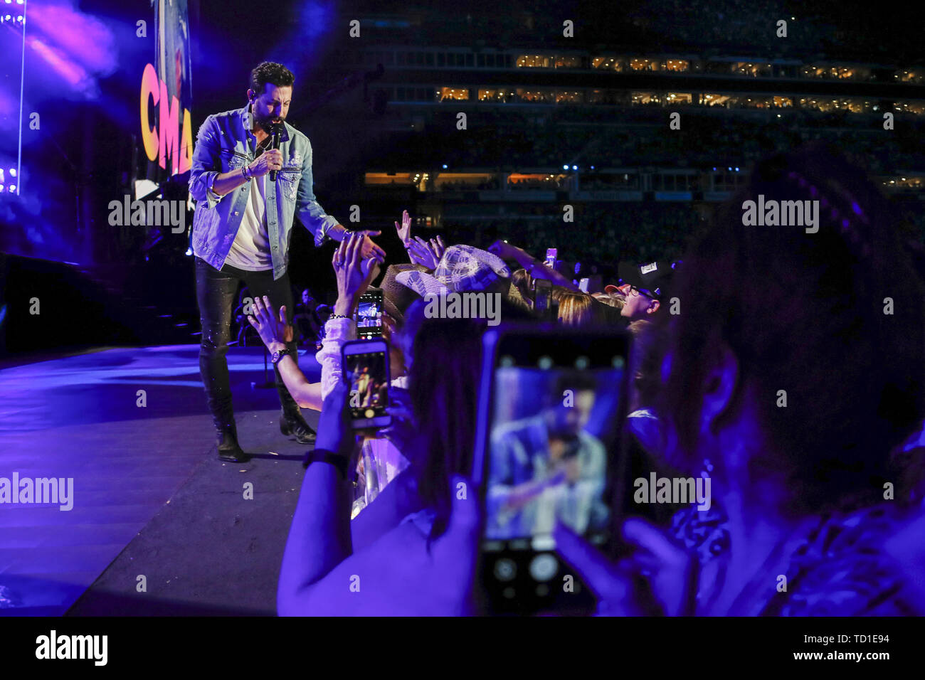 Giugno 9, 2019 - Nashville, Tennessee, Stati Uniti - 09 Giugno 2019 - Nashville, Tennessee - Matteo Ramsey,Old Dominion. 2019 CMA Music Fest concerto serale tenutosi a Nissan Stadium. Photo credit: Federico Breedon/AdMedia (credito Immagine: © Federico Breedon/AdMedia via ZUMA filo) Foto Stock