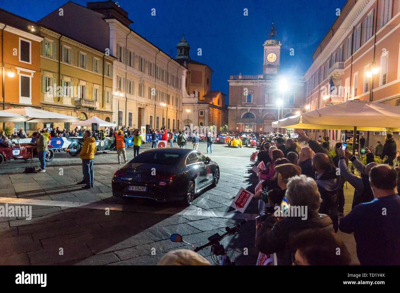 Mille Miglia classic car rally, Piazza del Popolo, Ravenna, Emilia Romagna, Italia Foto Stock