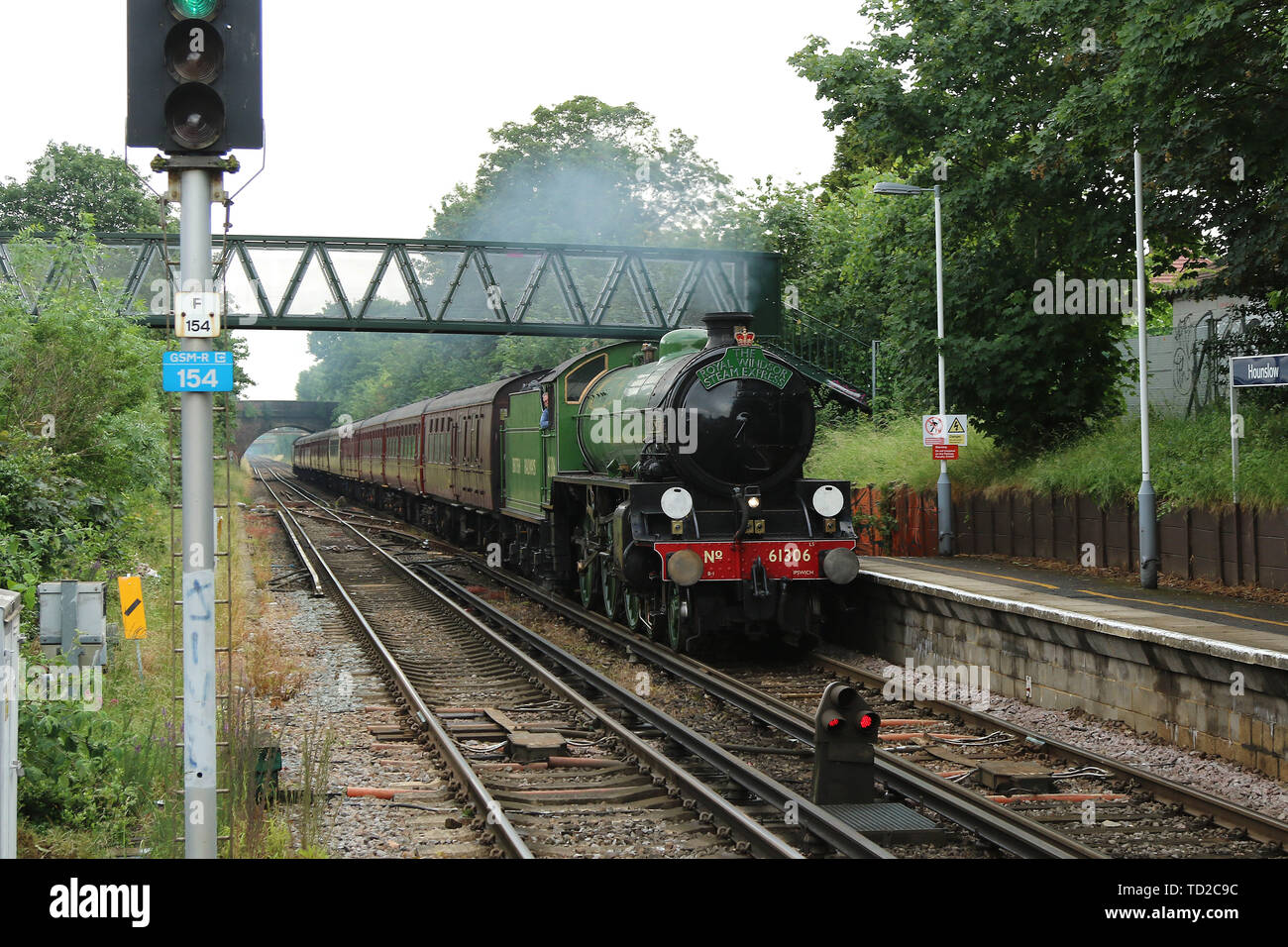 Mayflower LNER Thompson Classe B1 61306 locomotiva a vapore, il Royal Windsor vapore Express, Hounslow stazione ferroviaria, LONDRA, REGNO UNITO, 11 giugno 2019, Foto di Foto Stock