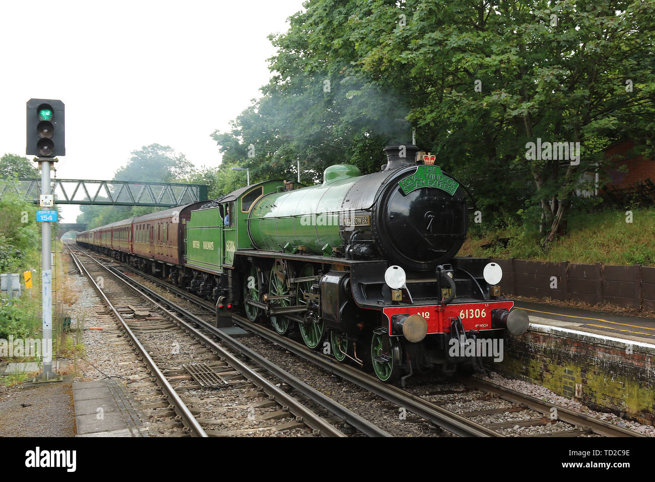 Mayflower LNER Thompson Classe B1 61306 locomotiva a vapore, il Royal Windsor vapore Express, Hounslow stazione ferroviaria, LONDRA, REGNO UNITO, 11 giugno 2019, Foto di Foto Stock