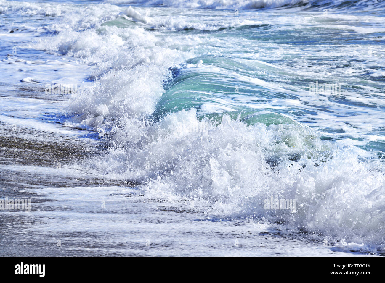 Close-up di mare tempestoso delle forme d'onda Foto Stock