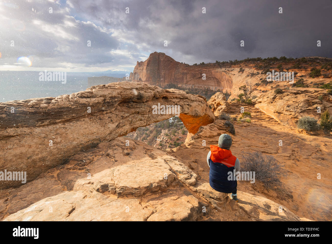 Mesa Arch, il Parco Nazionale di Canyonlands, Moab, Utah, Stati Uniti d'America, America del Nord Foto Stock