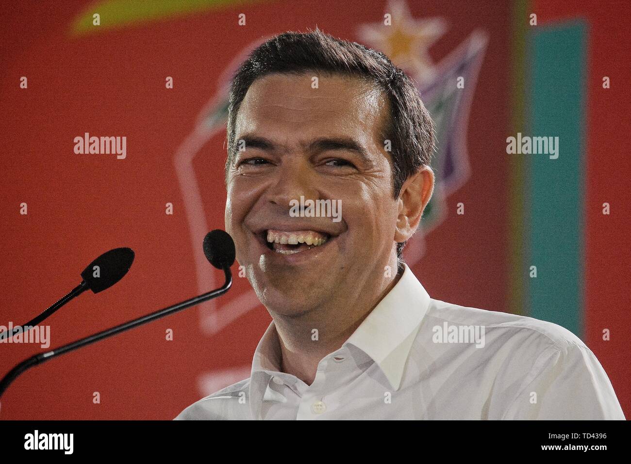 Primo Ministro greco, Alexis Tsipras, sorrisi durante la presentazione di un programma politico di SYRIZA a Atene Concert Hall. Foto Stock