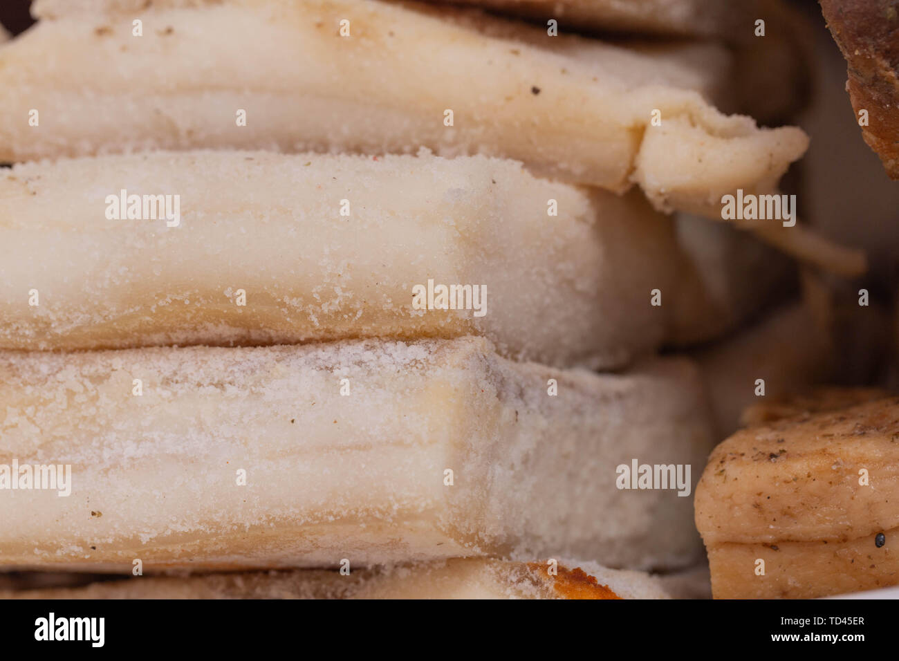 Indurito, Pancetta salata in pezzi di grandi dimensioni Foto Stock