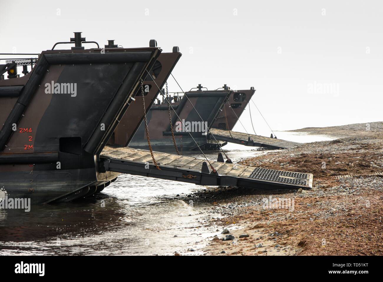 11.06.2019, dal lunedì al decimo giorno del mese di giugno la British Royal Navy gestisce amphibious warfare con il Landing Craft dell'HMS Albion nel nord Eckernforder bay nei pressi del campeggio Gut Ludwigsburg vicino Langholz come parte dell'Manovers BALTOPS 2019. LCU Mk 10 L9732 e L9734 con rampe aperto sulla prua. | Utilizzo di tutto il mondo Foto Stock