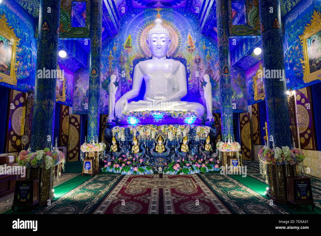 Statua di Budda in Wat Rong Suea dieci (Tempio Azzurro) in Chiang Rai, Thailandia, Sud-est asiatico, in Asia Foto Stock