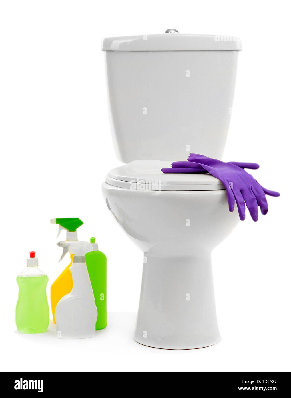 Tazza igienica e di materiali per la pulizia, isolato su bianco Foto Stock