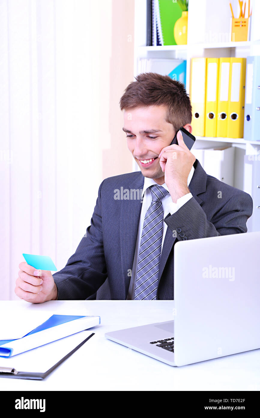 Imprenditore lavoro in ufficio Foto Stock