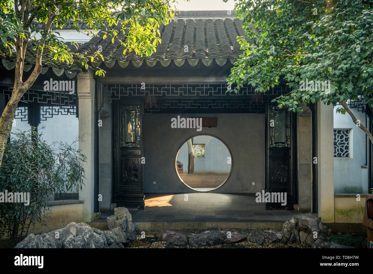Gli antichi edifici e paesaggio nel giardino di Suzhou Foto Stock Gli antichi edifici e paesaggio nel giardino di Suzhou Foto Stock