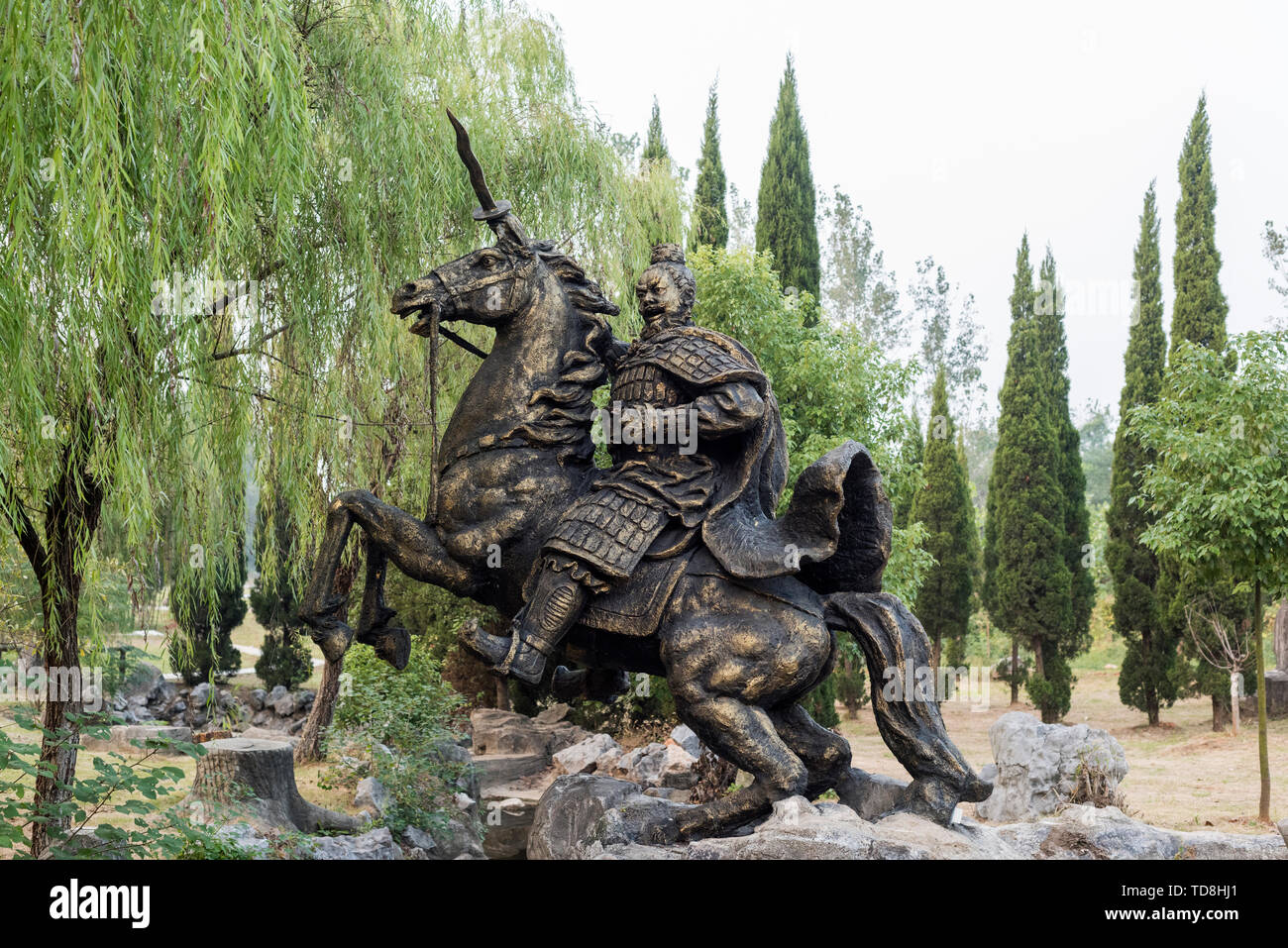 La statua di Zhang Fei su di un antico campo di battaglia di Chibi in tre Regni Foto Stock