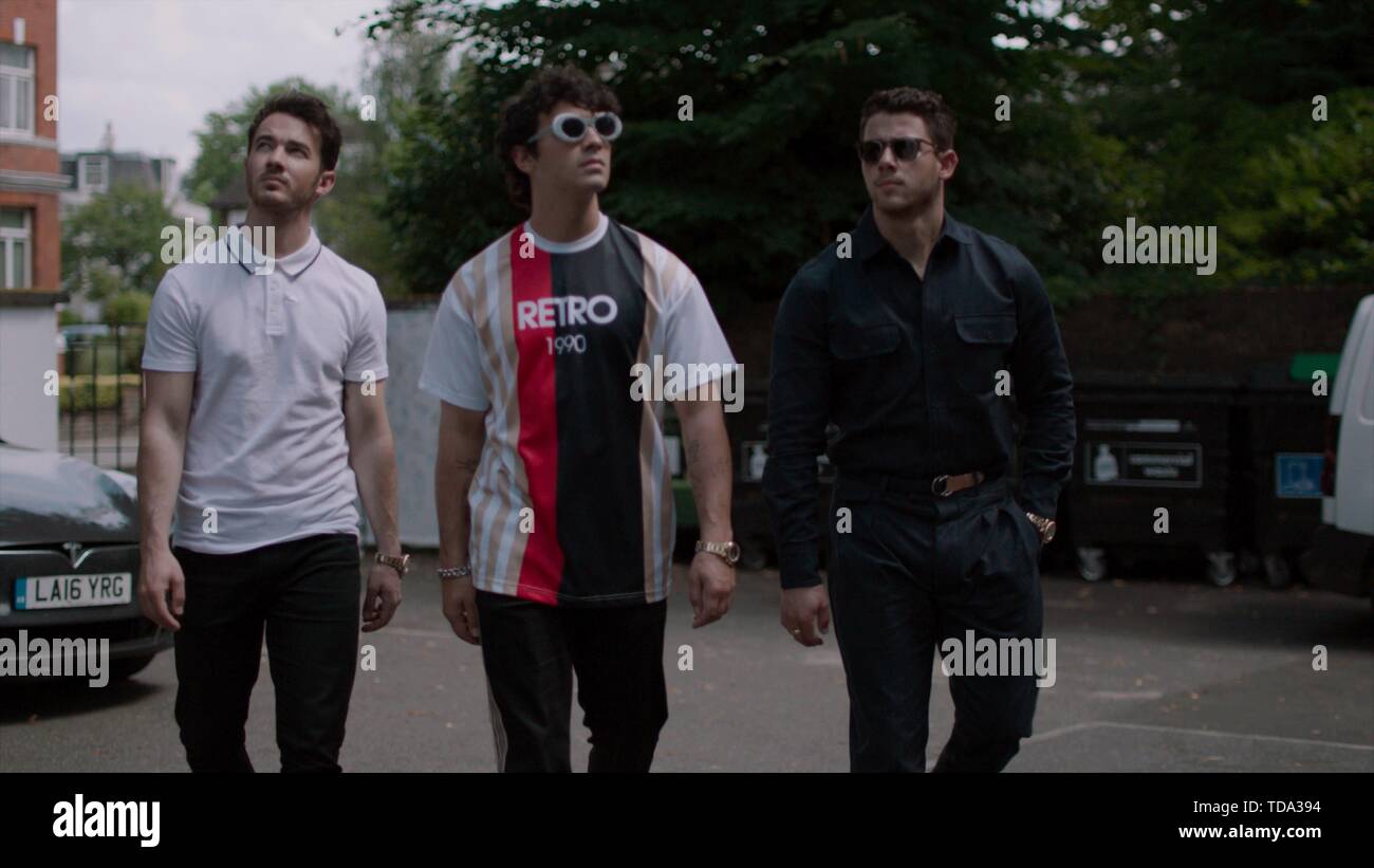 Data di rilascio: giugno 4, 2019 Titolo: Jonas Brothers: Chasing felicità STUDIO: Amazon Studios direttore: John Taylor Trama: un dietro le quinte sulla vita e l opera del Jonas Brothers come si preparano il loro primo album in sei anni. STARRING: documentario su Kevin Jonas Joe Jonas, Nick Jonas. (Credito Immagine: © /Entertainment Immagini) Foto Stock