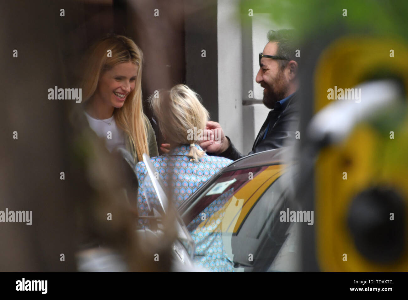 Michelle Hunziker fuori e circa a Milano dove: Milano, Italia Quando: 13 maggio 2019 Credit: IPA/WENN.com * * disponibile solo per la pubblicazione in UK, USA, Germania, Austria, Svizzera** Foto Stock