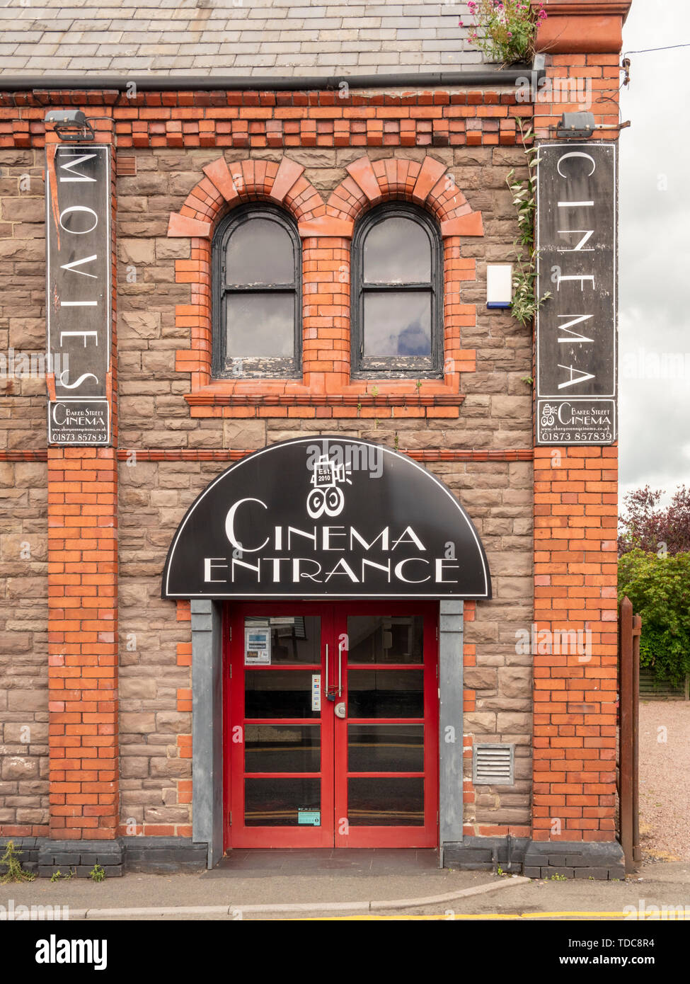 Il Baker Street Cinema Abergavenny Wales UK con stile art deco indicazioni su un convertito vecchio edificio Foto Stock