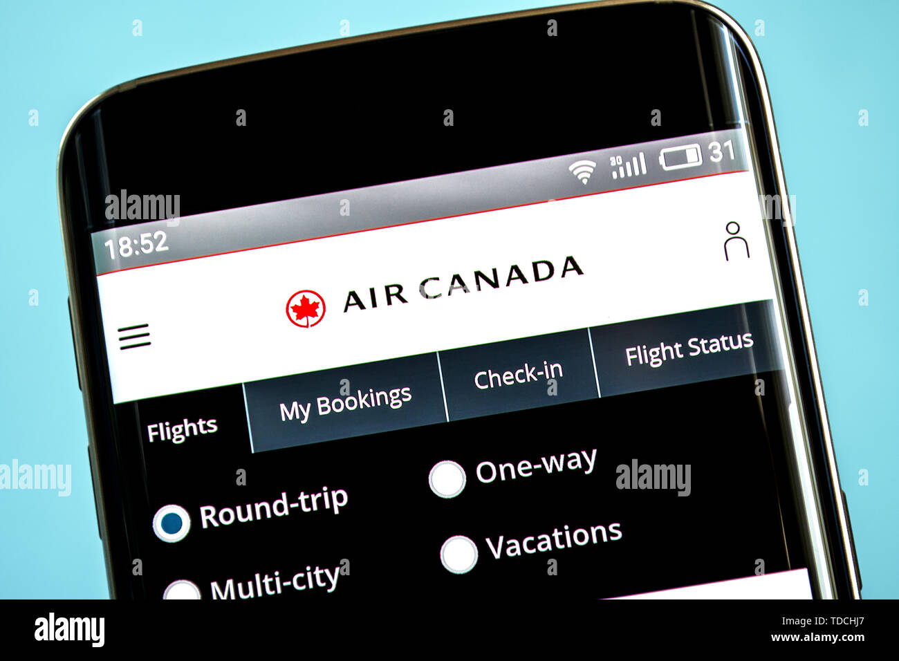 Berdyansk, Ucraina - 6 Giugno 2019: Air Canada il sito web della compagnia aerea homepage. Air Canada logo visibile sullo schermo del telefono Foto Stock
