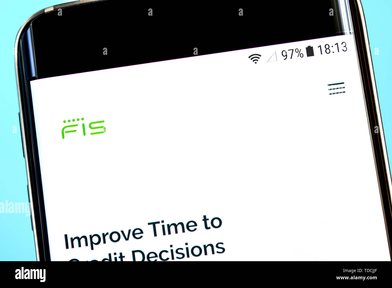 Berdyansk, Ucraina - 8 Giugno 2019: Fidelity National Information website homepage. Fedeltà nazionali logo informazioni visibili sullo schermo del telefono Foto Stock
