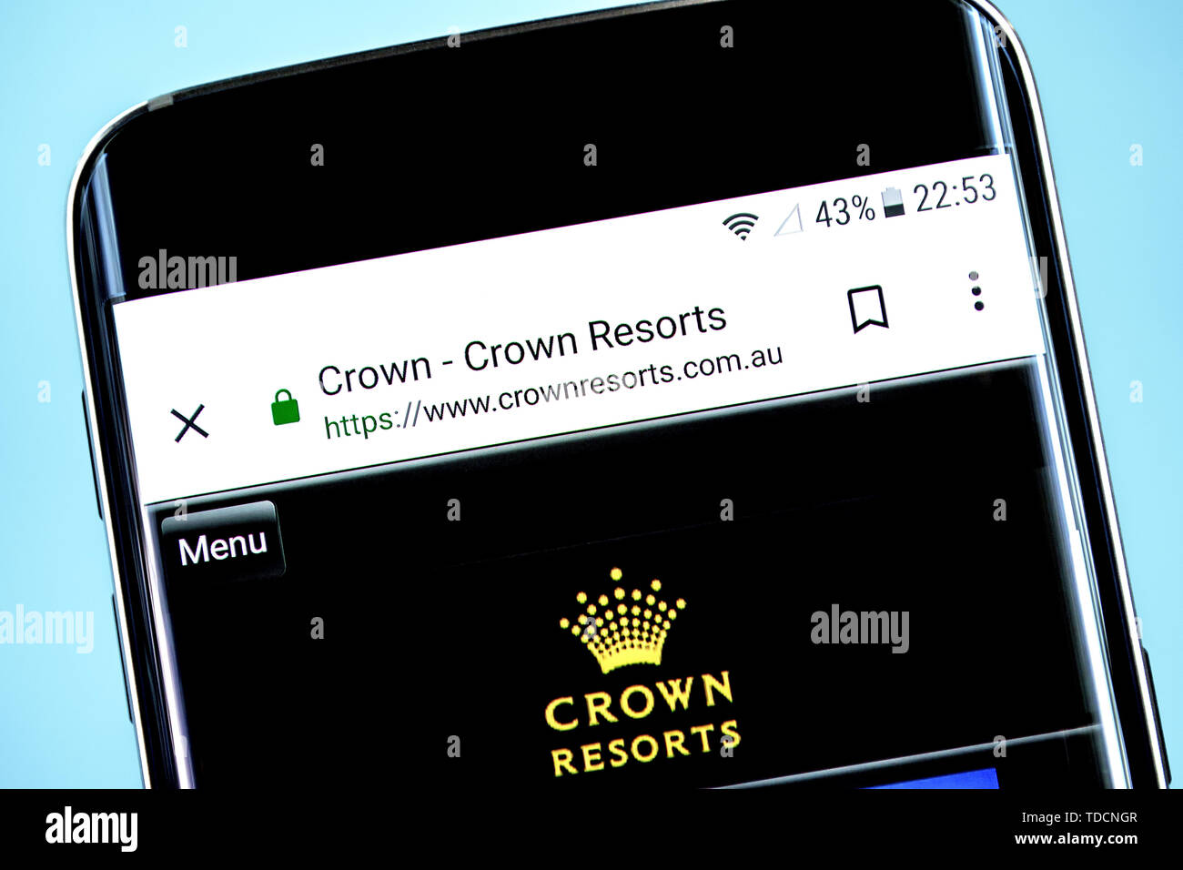Berdyansk, Ucraina - 10 Giugno 2019: Crown Resorts website homepage. Crown Resorts logo visibile sullo schermo del telefono, illustrativi editoriale. Foto Stock
