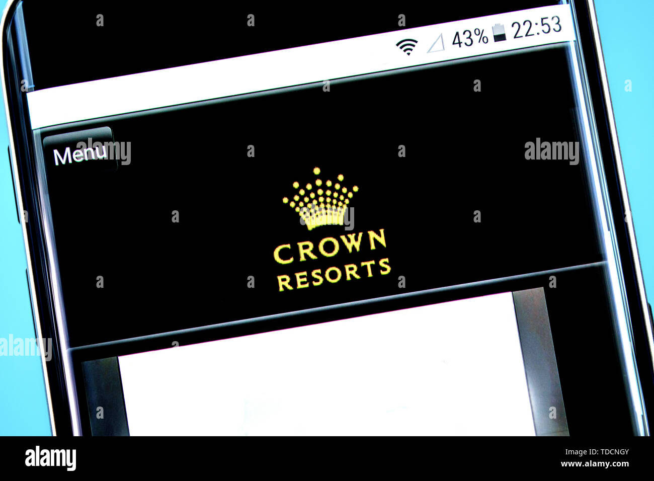 Berdyansk, Ucraina - 10 Giugno 2019: Crown Resorts website homepage. Crown Resorts logo visibile sullo schermo del telefono, illustrativi editoriale. Foto Stock