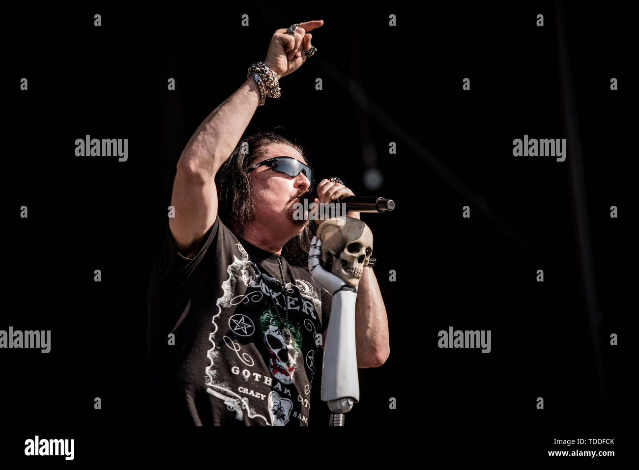 Firenze, Italia. Xiii Giugno, 2019. James LaBrie, cantante americano di rock band Dream Teather, esecuzione dal vivo sul palco a Firenze rocce festival 2019 a Firenze, Italia, apertura per gli Smashing Pumpkins e strumento Credito: Alessandro Bosio/Pacific Press/Alamy Live News Foto Stock